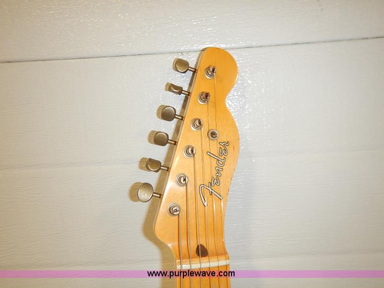 image for item AV9737 Fender electric guitar