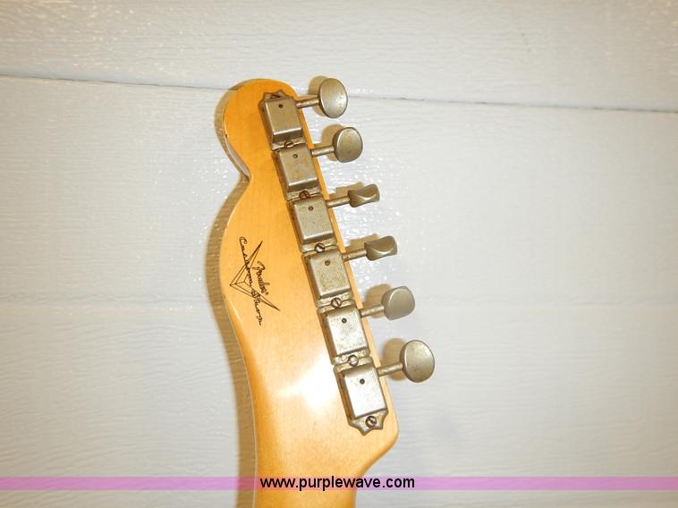 image for item AV9737 Fender electric guitar