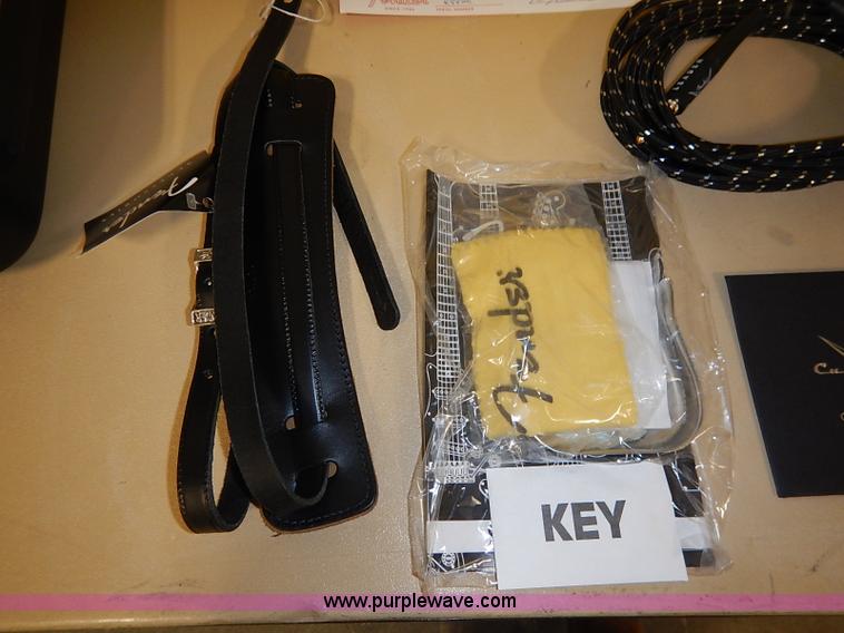 image for item AV9737 Fender electric guitar