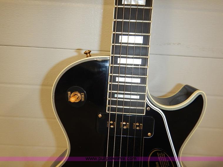 image for item AV9740 Gibson Les Paul custom electric guitar