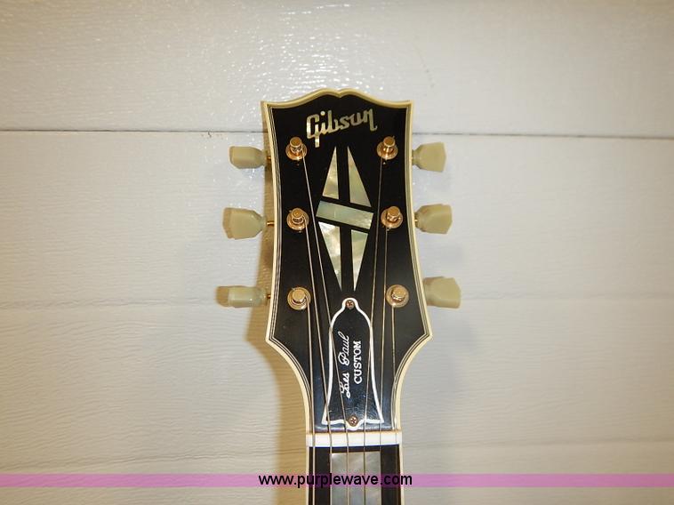 image for item AV9740 Gibson Les Paul custom electric guitar