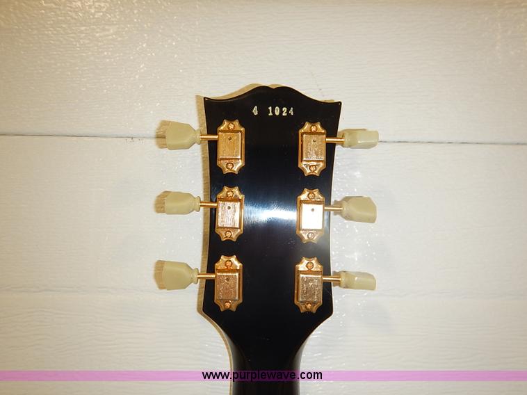 image for item AV9740 Gibson Les Paul custom electric guitar