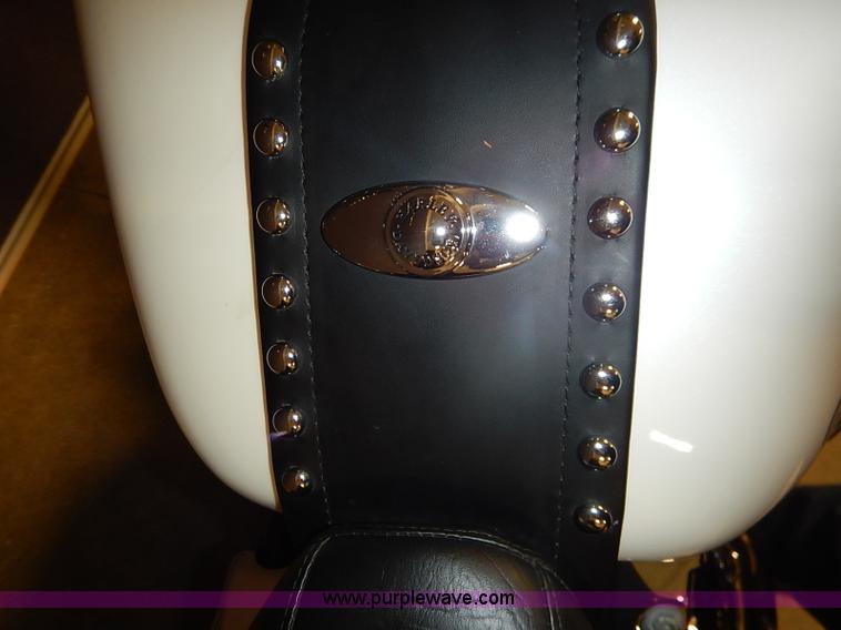 image for item AV9744 2006 Harley Davidson Heritage Softail motorcycle