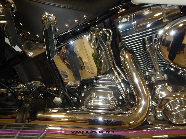 image for item AV9744 2006 Harley Davidson Heritage Softail motorcycle