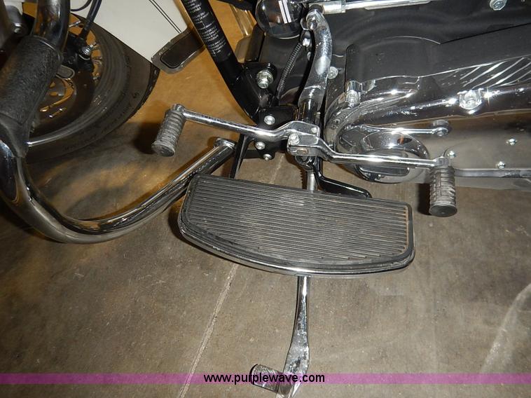 image for item AV9744 2006 Harley Davidson Heritage Softail motorcycle