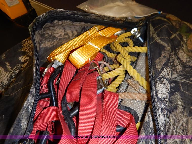 image for item AV9745 2004 Honda Foreman Rubicon ATV