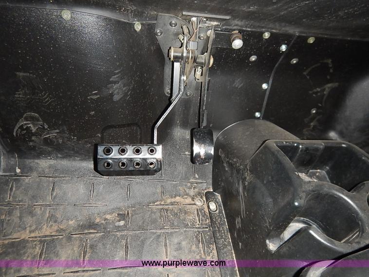 image for item AV9746 Rhino YXR700FI Special Edition UTV