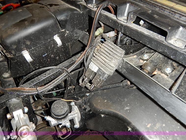 image for item AV9746 Rhino YXR700FI Special Edition UTV