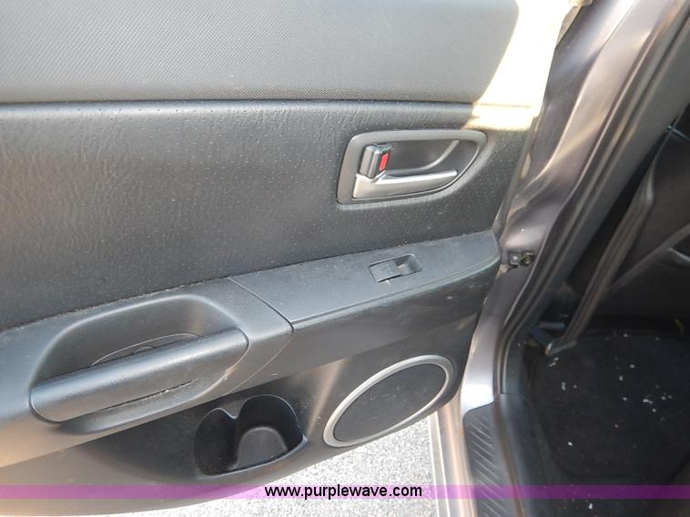 image for item I5215 2004 Mazda 3