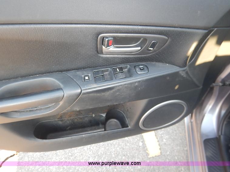 image for item I5215 2004 Mazda 3