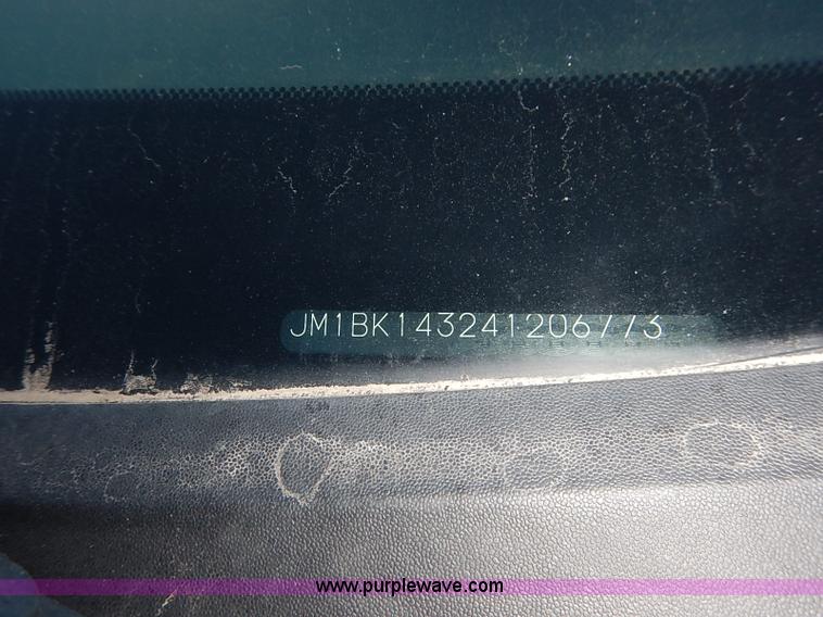 image for item I5215 2004 Mazda 3