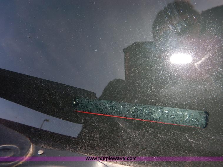 image for item I5223 2005 Toyota Matrix