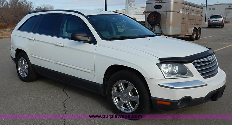 image for item I5232 2005 Chrysler Pacifica Touring