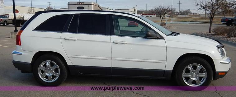 image for item I5232 2005 Chrysler Pacifica Touring