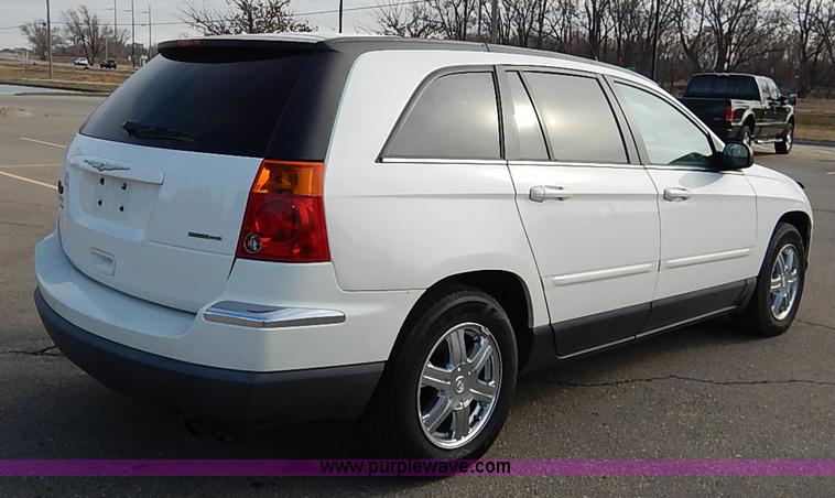 image for item I5232 2005 Chrysler Pacifica Touring