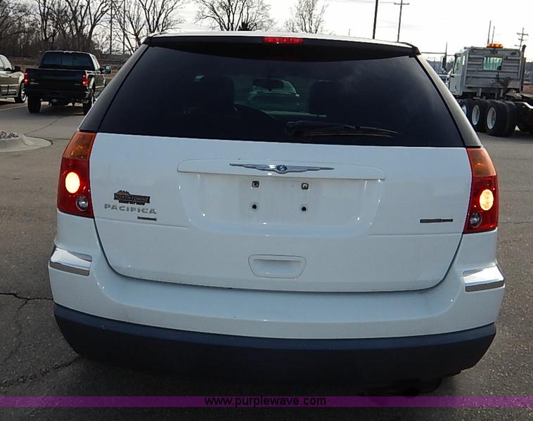 image for item I5232 2005 Chrysler Pacifica Touring