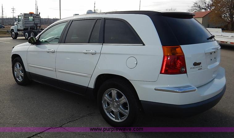 image for item I5232 2005 Chrysler Pacifica Touring