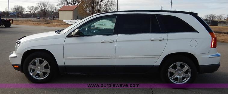 image for item I5232 2005 Chrysler Pacifica Touring