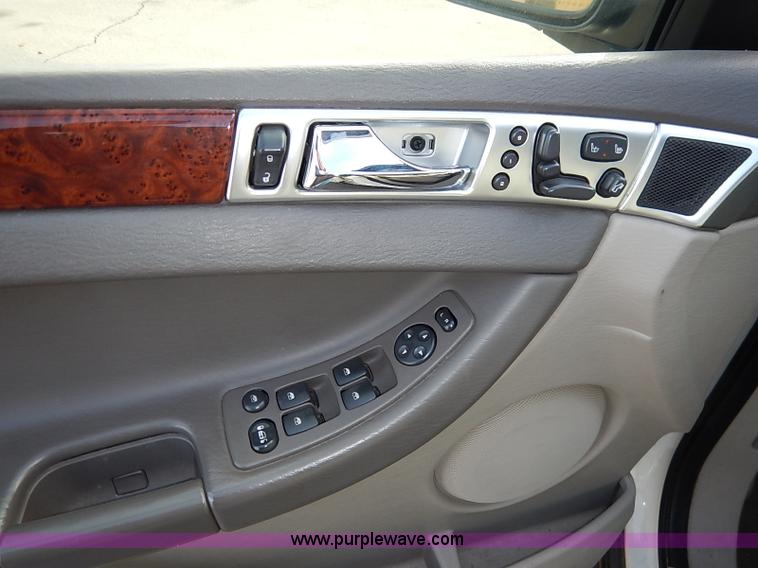image for item I5232 2005 Chrysler Pacifica Touring