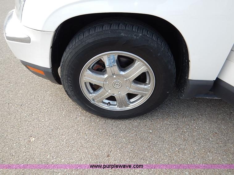 image for item I5232 2005 Chrysler Pacifica Touring