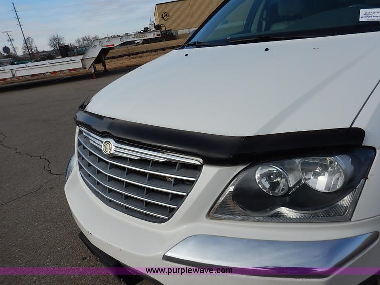 image for item I5232 2005 Chrysler Pacifica Touring