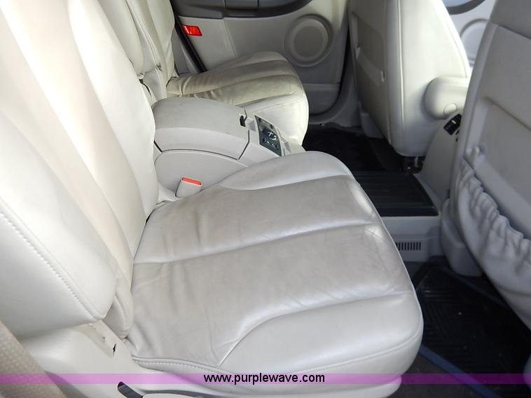 image for item I5232 2005 Chrysler Pacifica Touring