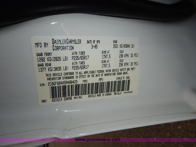 image for item I5232 2005 Chrysler Pacifica Touring