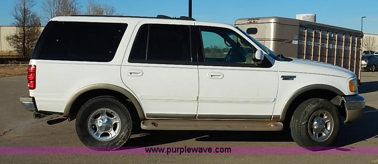 image for item I5233 2001 Ford Expedition Eddie Bauer SUV