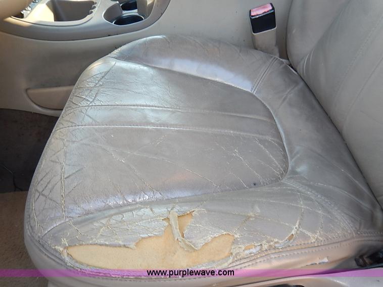 image for item I5233 2001 Ford Expedition Eddie Bauer SUV