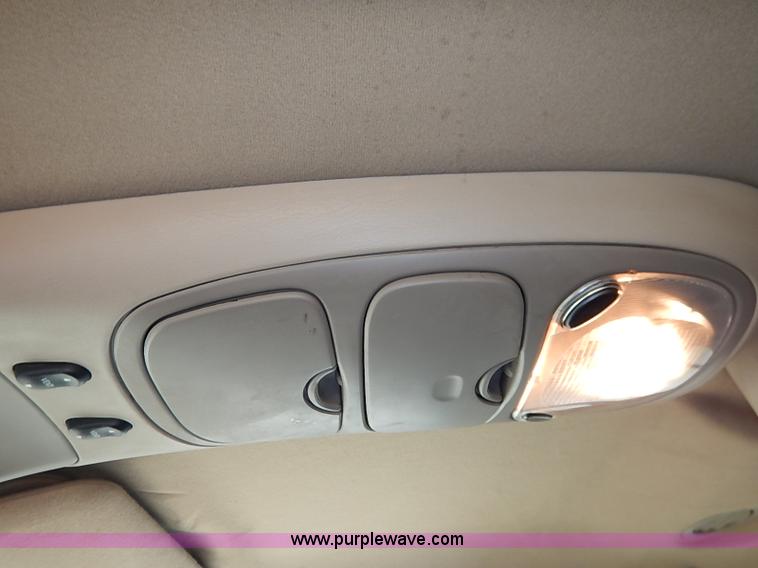 image for item I5233 2001 Ford Expedition Eddie Bauer SUV