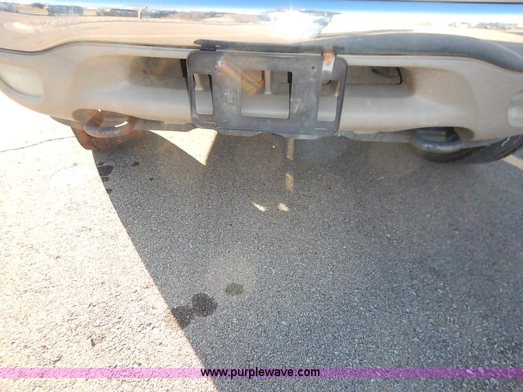 image for item I5233 2001 Ford Expedition Eddie Bauer SUV