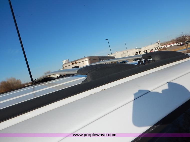 image for item I5233 2001 Ford Expedition Eddie Bauer SUV