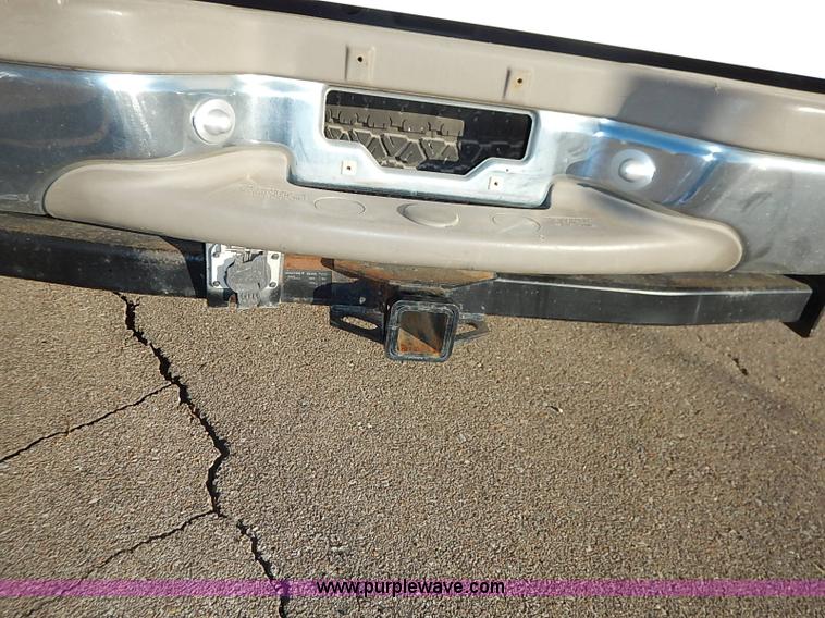 image for item I5233 2001 Ford Expedition Eddie Bauer SUV