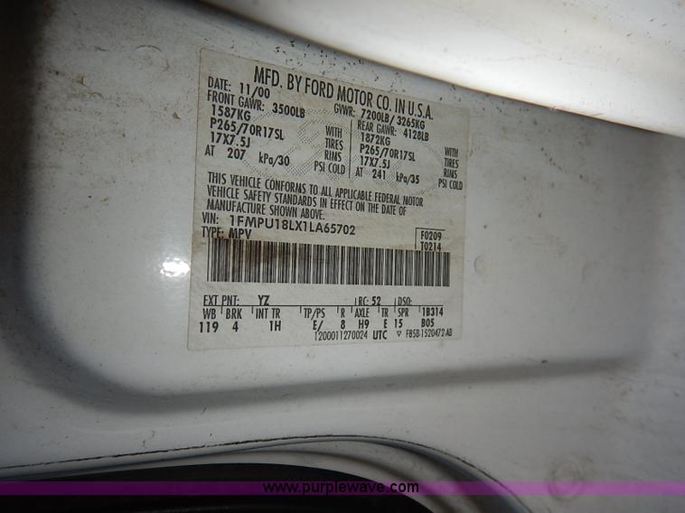 image for item I5233 2001 Ford Expedition Eddie Bauer SUV