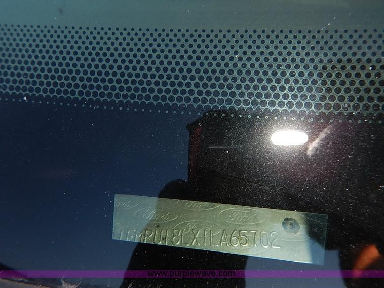 image for item I5233 2001 Ford Expedition Eddie Bauer SUV