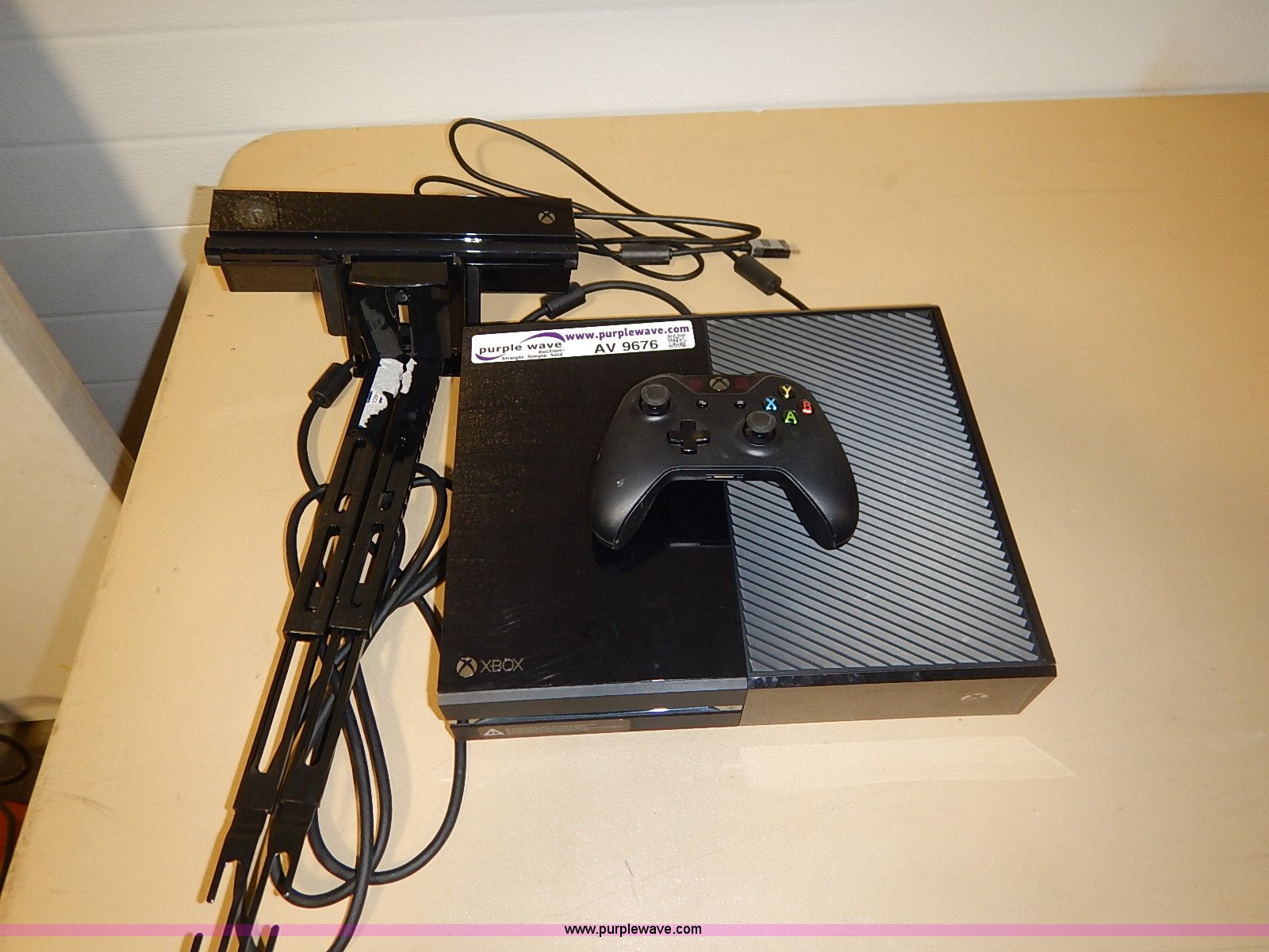 Xbox 1 game system in Manhattan, KS Item AV9676 sold Purple Wave