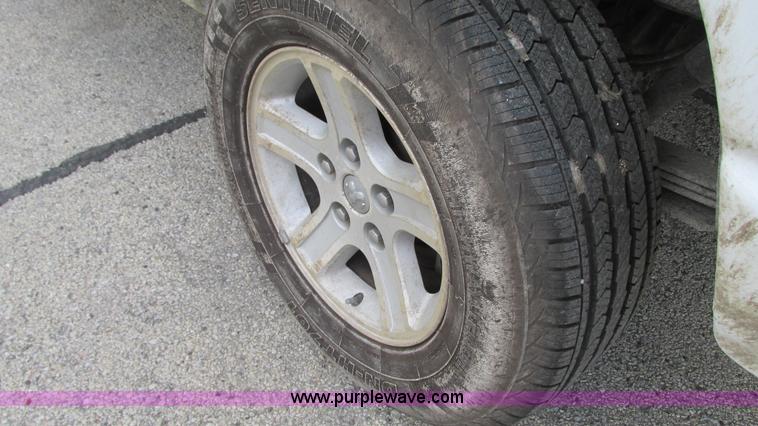 image for item G9081 2008 Dodge Ram 1500 Quad Cab pickup truck