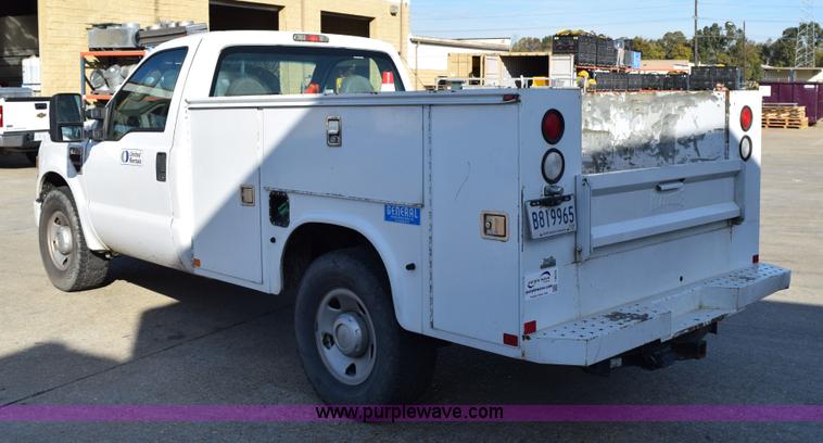image for item I8630 2008 Ford F250 Super Duty XL utility truck