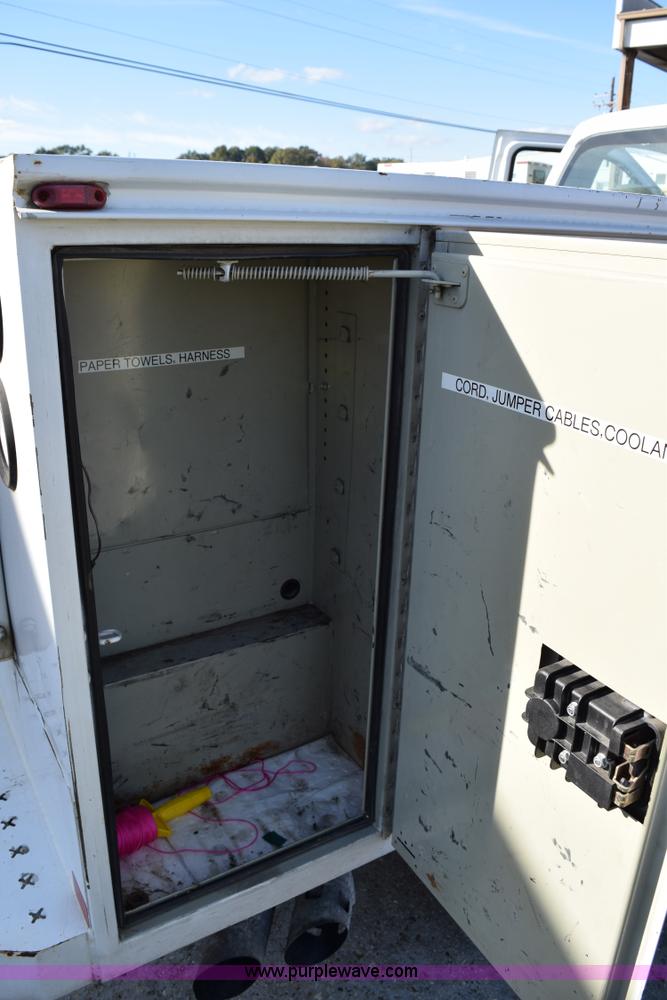 image for item I8630 2008 Ford F250 Super Duty XL utility truck