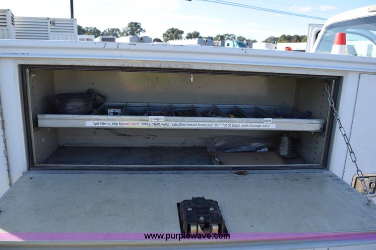 image for item I8630 2008 Ford F250 Super Duty XL utility truck