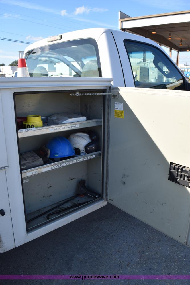 image for item I8630 2008 Ford F250 Super Duty XL utility truck