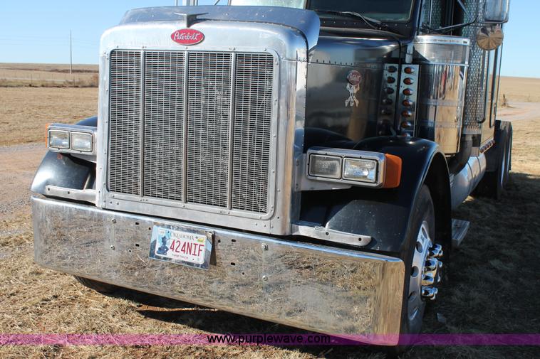 image for item AO9642 1999 Peterbilt 379 semi truck