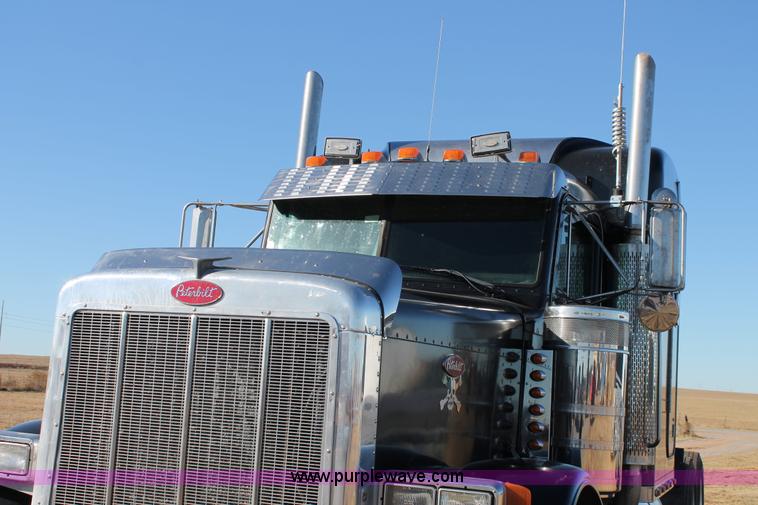 image for item AO9642 1999 Peterbilt 379 semi truck