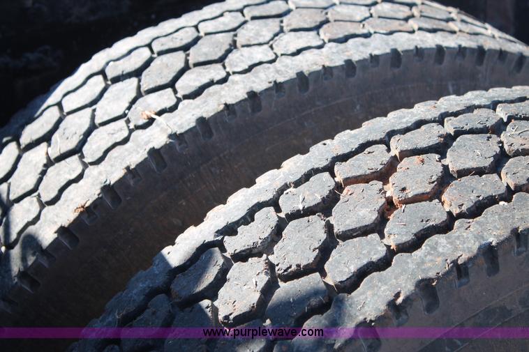 image for item AO9642 1999 Peterbilt 379 semi truck