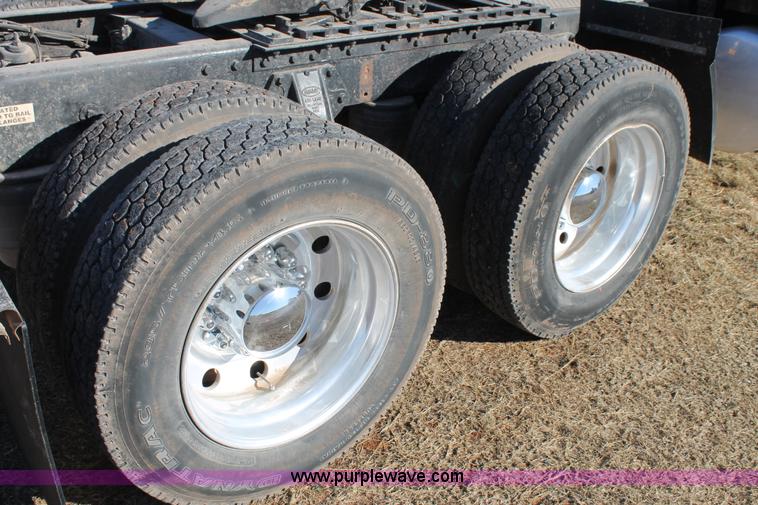 image for item AO9642 1999 Peterbilt 379 semi truck