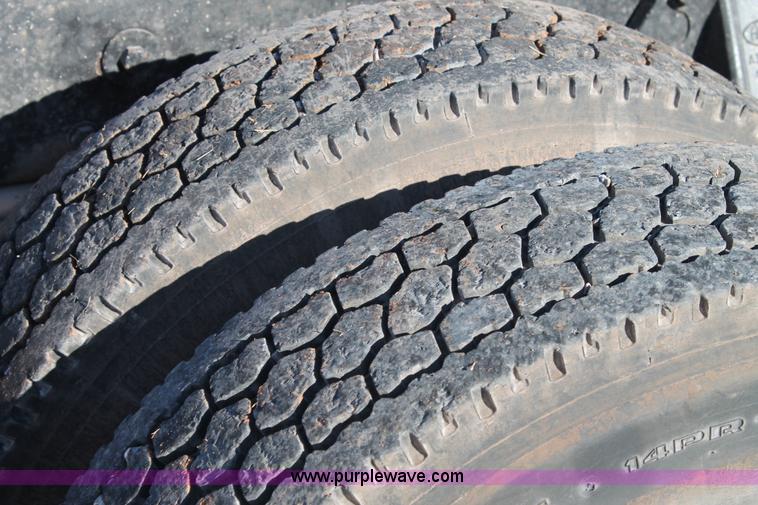 image for item AO9642 1999 Peterbilt 379 semi truck