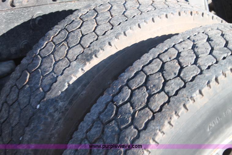 image for item AO9642 1999 Peterbilt 379 semi truck