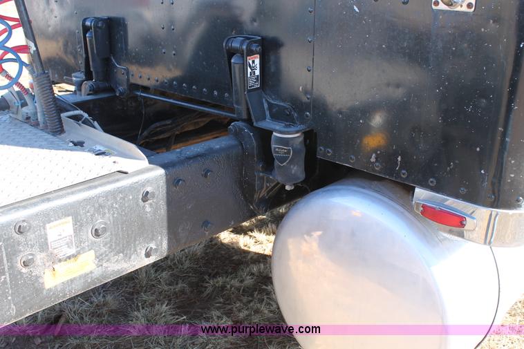 image for item AO9642 1999 Peterbilt 379 semi truck