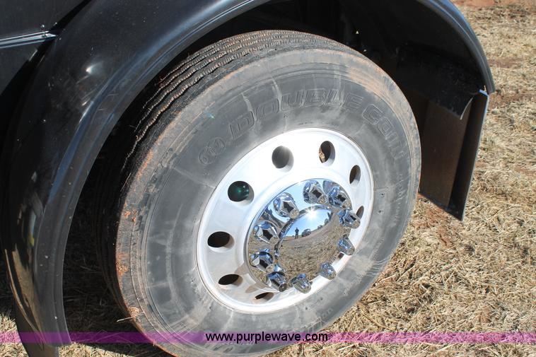 image for item AO9642 1999 Peterbilt 379 semi truck