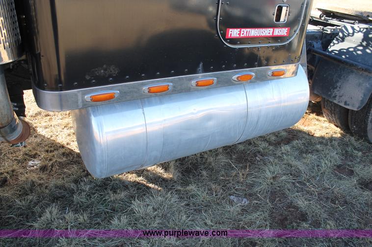 image for item AO9642 1999 Peterbilt 379 semi truck